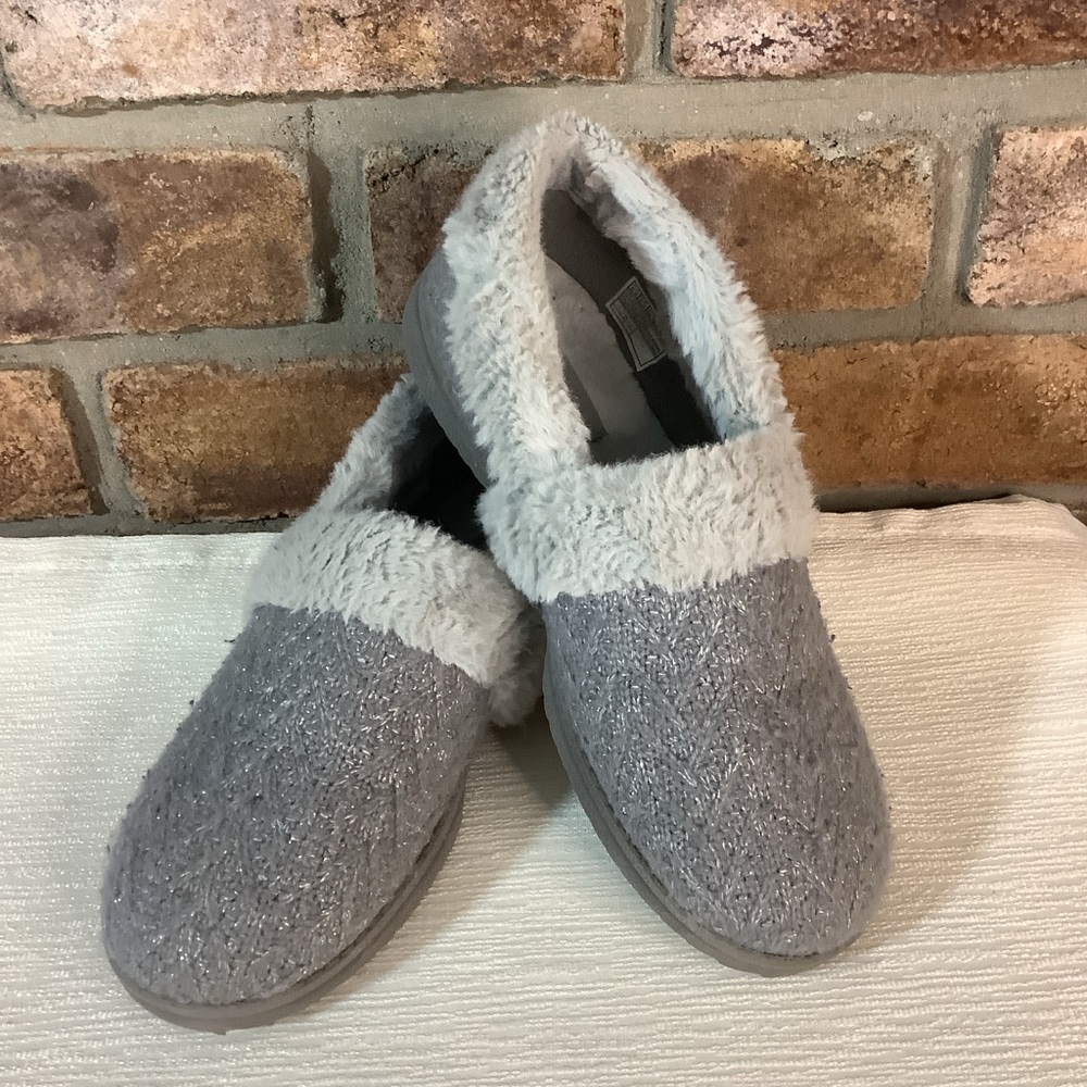SKETCHERS “Sweet Walk” Cozy Lite Gray Sparkle Knit Slippers